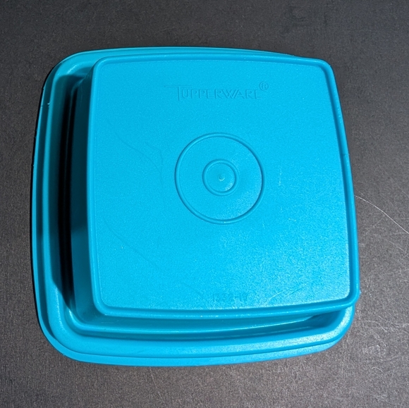 Tupperware Pick A Deli Pickle Keeper Container - Picture 6 of 9